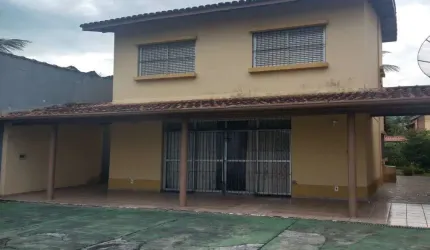 JOÃO RAMALHO - SOBRADO 100M DA PRAIA DA ENSEADA BERTIOGA COM EXCELENTE LOCALIZAÇÃO.