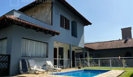 CASA EM CONDOMÍNIO EM 2 TERRENOS, COM PISCINA, NO MAITINGA BERTIOGA