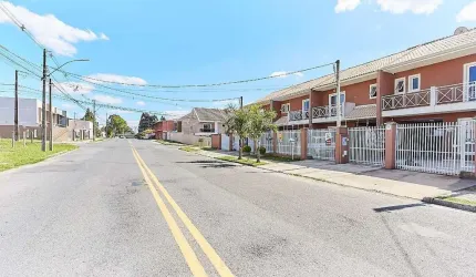 Casa com 3 quartos à venda na Rua Albary Pizzato Ferreira, 466, Iguaçu, Araucária, 108 m2 por R$ 610.000