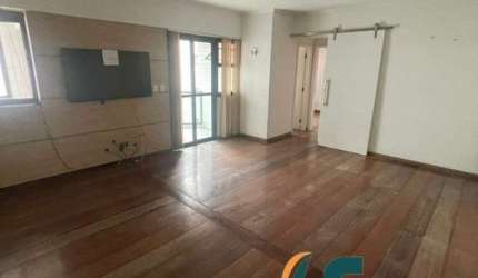 APARTAMENTO NO BOQUEIRÃO NA QUADRA DA PRAIA COM VARANDA