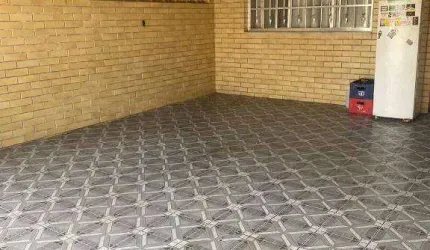 CASA Á VENDA LADO PRAIA NO BAIRRO OCIAN - PRAIA GRANDE - SP