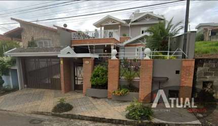 Casa  á venda em Jarinu com 279 m² de área construída e 522 m² de terreno