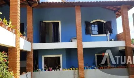 Chácara á venda - 240 m² de área construída - 1.100 m² de Terreno