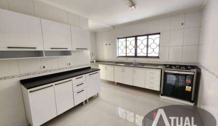 Casa  para locação em condomínio - próximo ao Centro de Atibaia.