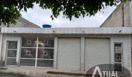 Vende-se casa com ponto comercial em Itaquaquecetuba - SP.
