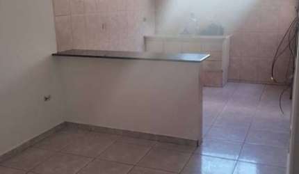 Aluga-se casa com 2 dormitório - Jd. Cerejeiras - valor R$ 1.900,00