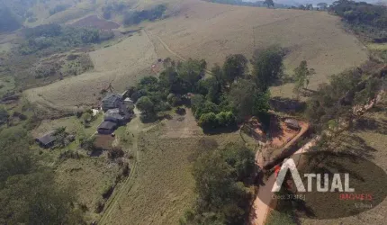 Sitio a venda em Piracaia a 800 mts do asfalto área de 400 mil m² .