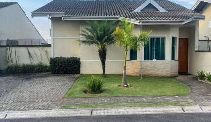Casa para venda em condomínio - próximo a avenida Lucas - Atibaia