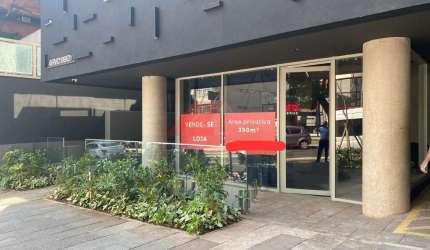 Sala Comercial de Alto Padrão em Pinheiros, São Paulo-SP 1 sala, 2 banheiros, 1 vaga de garagem, 389m²