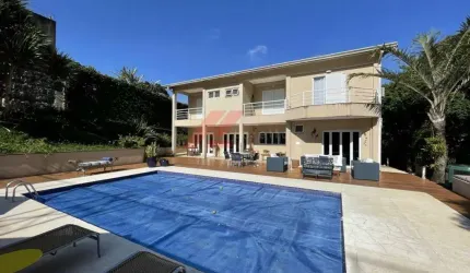 Casa à venda em Cotia-SP na Vila Santo Antônio: 5 quartos, 5 suítes, 7 banheiros, 5 vagas de garagem, 610m² de área