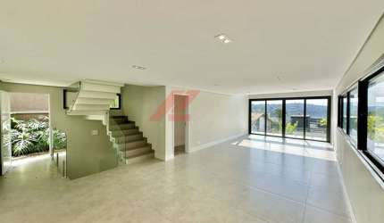 Casa de luxo em condomínio à venda ou locação em Cotia-SP - 4 quartos, 4 suítes, 484,04 m² no São Paulo II.