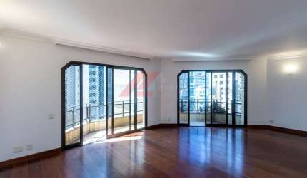 Apartamento para locação no Itaim Bibi: 3 quartos, 1 suíte, 1 sala, 3 banheiros, 3 vagas - São Paulo-SP - 240m²