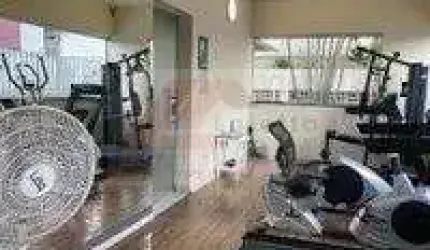 MOEMA PRÓXIMO DO SHOPPING IBIRAPUERA. dois dormitórios sendo uma suíte, terceiro dormitório reversível para sala, 1 vaga de garagem.