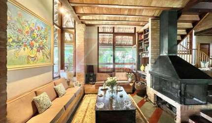 Imperdível: Casa à venda em Carapicuíba-SP, Chácara Santa Lúcia dos Ypes - 3 quartos, 1 suíte, 4 banheiros, 10 vagas, 363,50m².