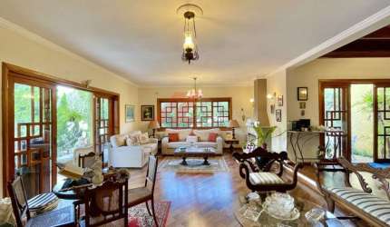 Imperdível oportunidade: Casa de 4 quartos na Chácara Vale do Rio Cotia em Carapicuíba-SP, com 336,07m²!