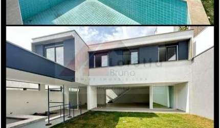 Venda Condomínio: Casa Moderna de Luxo c/ 3 Suítes e 3 Vagas no Campo Belo, São Paulo - SP!