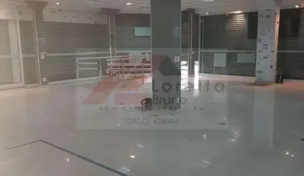 Pinheiros - Loja 230m², vão livre, 1 banheiro. Bem localizada, grande circulação de pedestres. Fácil acesso às principais vias da região.