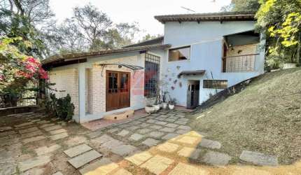 Espetacular Casa de Luxo em Condomínio - 4 quartos, 4 suítes, 4 salas, 5 banheiros, 3 vagas - Altos de São Fernando, Jandira-SP
