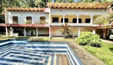 Imperdível casa para venda ou locação em Cotia-SP, Jardim Colibri: 4 quartos, 2 suítes, 3 salas, 4 banheiros, 6 vagas de garagem, 700m².