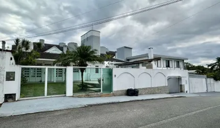 Casa com 5 quartos para alugar na Rua Senador Milton Campos, --, Coqueiros, Florianópolis por R$ 10.000