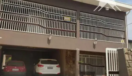 Casa Sobrado com 3 quartos sendo uma súite 3 Banheiros com churrasqueira