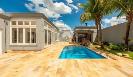 Casa térrea mobiliada com 4 quartos 2 suítes 4 banheiros 4 vagas para venda ou locação no Alphaville em Campinas/SP