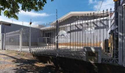 Casa comercial com 4 salas, 2 banheiros, 3 vagas para locação ou venda no Jardim dos Oliveiras em Campinas/SP