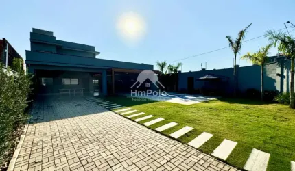 Casa mobiliada com 3 quartos, sendo 1 suíte, 4 banheiros e 10 vagas à venda em Hortolândia/SP