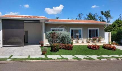 CASA NO CONDOMÍNIO CAMPOS VERDES À VENDA NO JARDIM MADALENA EM CAMPINAS-SP.