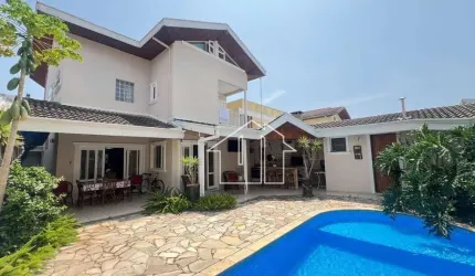Casa com 4 dormitórios, com 325m² em Condomínio no Urbanova, SJC.