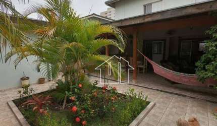 Casa com 4 dormitórios à venda, 160 m² por R$ 1.200.000,00 - Villa Branca - Jacareí/SP