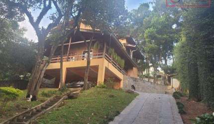 Casa para Venda em Mairiporã, Parque Petrópolis, 5 dormitórios, 2 suítes, 4 banheiros, 4 vagas
