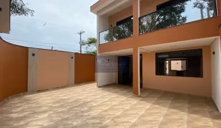 Imperdível oportunidade de adquirir casa em Suarão, Itanhaém-SP, com 3 quartos, 3 suítes, 2 salas, 4 banheiros, 3 vagas de garagem e 115,00 m² de área.
