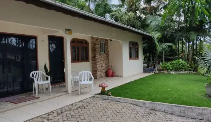 Excelente residência com 3 dormitórios e 8.000m² de terreno