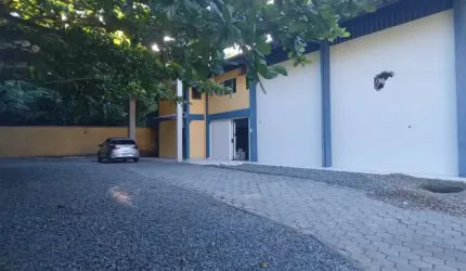 LOCAÇÃO: GALPÃO PARA O RAMO ALIMENTÍCIO 550m2