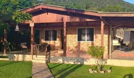 Imóvel com Duas Residências em Penha