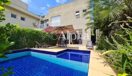 Casa a venda no Condomínio Valville 2 em Santana de Parnaíba - SP