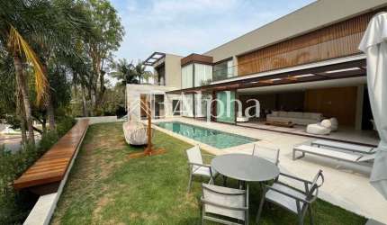 Casa de alto padrão a venda no Residencial Alphaville 1 em Barueri - SP