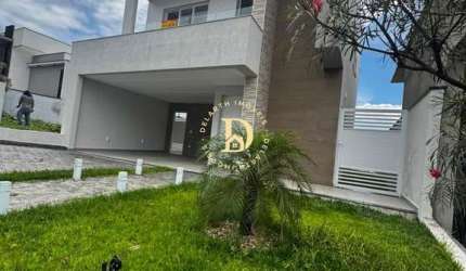 Casa Sobrado Condomínio - Residencial Golden Park - Jacareí - 3 Suítes - 180m²