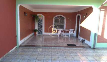 Casa - Jardim Ismênia - 3 Dormitórios (1 suíte) - 220m² - São José dos Campos/SP