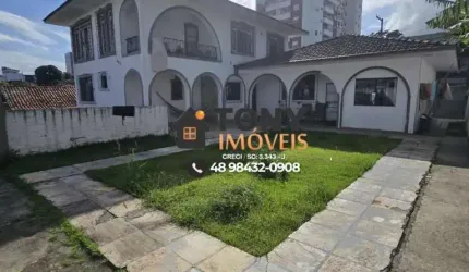 Casa c/ 06 dormitórios no bairro Barreiros, São José/SC. - CA1636