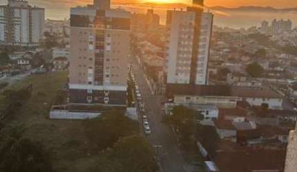 APARTAMENTO COM 2 QUARTOS  - BEM LOCALIZADO - AP1736