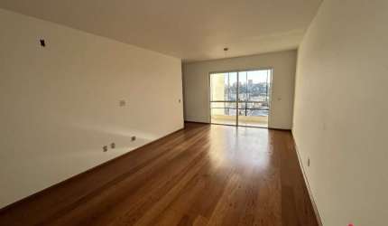 Apartamento Espacoso com 3 Quartos em Excelente Localização!