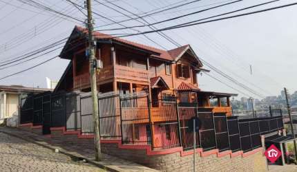 Casa com 4 quartos à venda na Rua João Bettega, 1111, Salgado Filho, Caxias do Sul por R$ 1.150.000