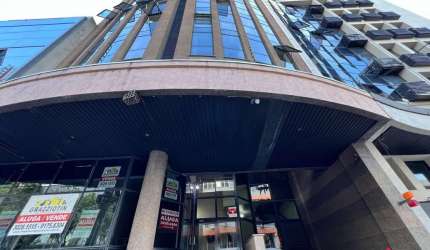 Sala comercial à venda na Rua Borges de Medeiros, 677, Centro, Caxias do Sul por R$ 200.000