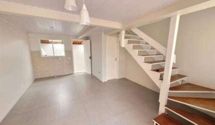 Casa com 2 quartos à venda na Rua Carlos Angelo Ponzan, 271, São Luiz, Caxias do Sul por R$ 238.000