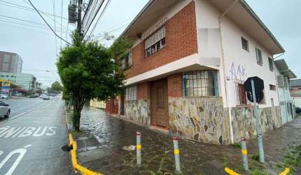 Casa para Venda - 202.18m², 4 dormitórios, 2 vagas - Pio X