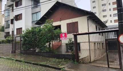 Casa para Venda - 360m², 3 dormitórios, sendo 1 suites, 3 vagas - Panazzolo