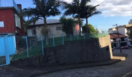 Casa para Venda - 200m², 3 dormitórios, 2 vagas - Santa Catarina