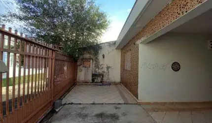 Casa 03 dormitórios com 01 suíte em Vila Santana  -  Sorocaba